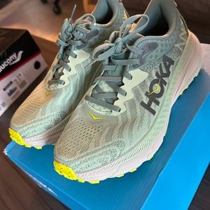Hoka challenger 7 mist green / trellis 7.5 women’s